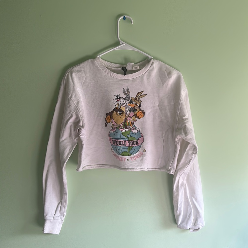 White Looney Tunes Crop top from H&M.